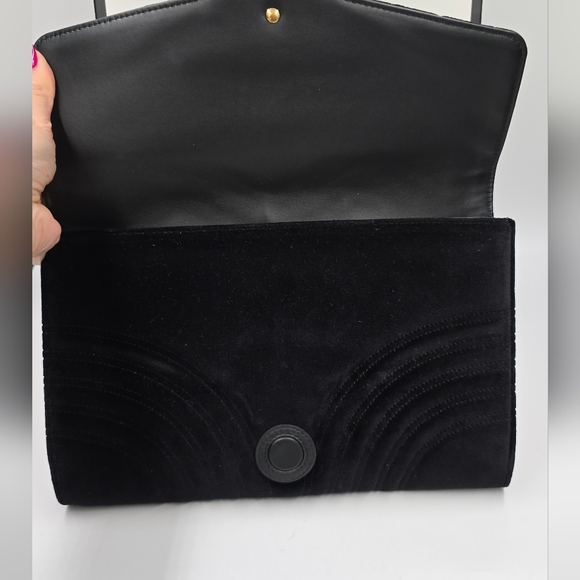Gucci Marmont Large Velvet Clutch - Picture 10 of 14